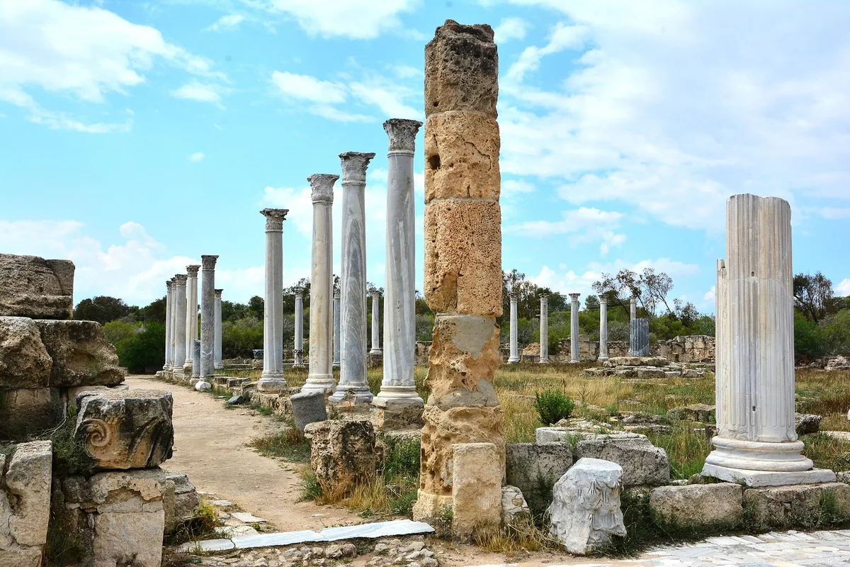 Salamis Antik Kenti'nde sütunlu antik kalıntılar, Gazimağusa