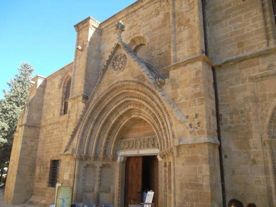 Bedesten'in gotik giriş kapısı, Lefkoşa